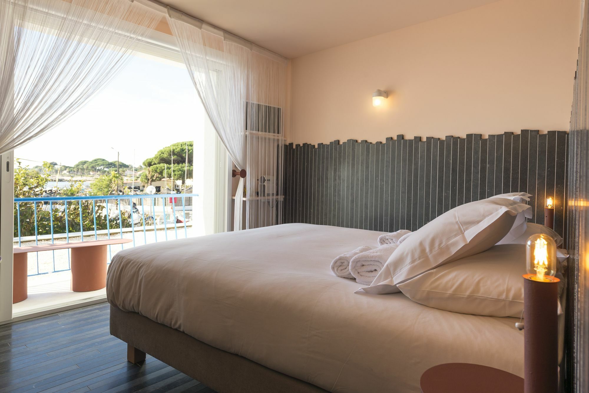 Hotel La Reine Jane Hyères Esterno foto